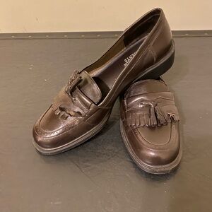Classic Elements Brown Leather Upper Loafers with Tassels and Flap, Women Sz 7M